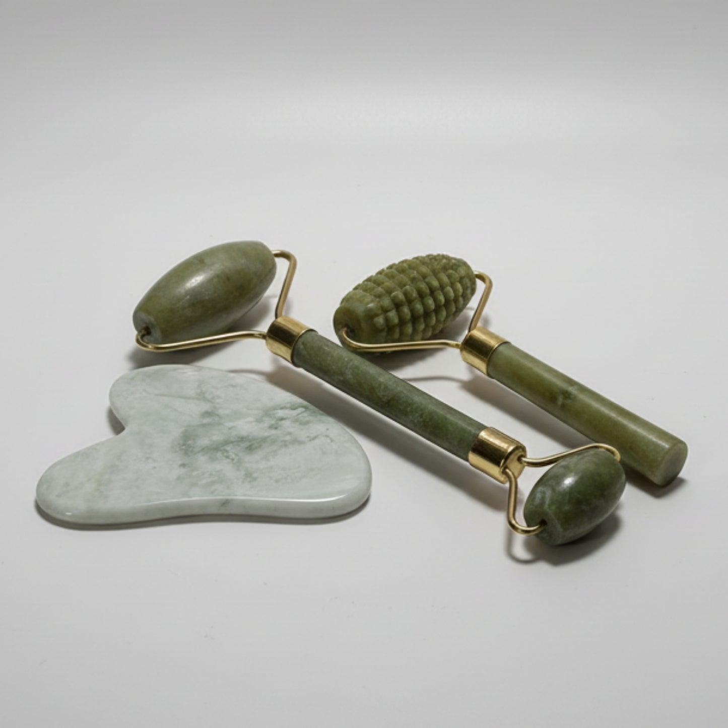 Set de masaje facial - Rodillos jade y piedra Gua Sha